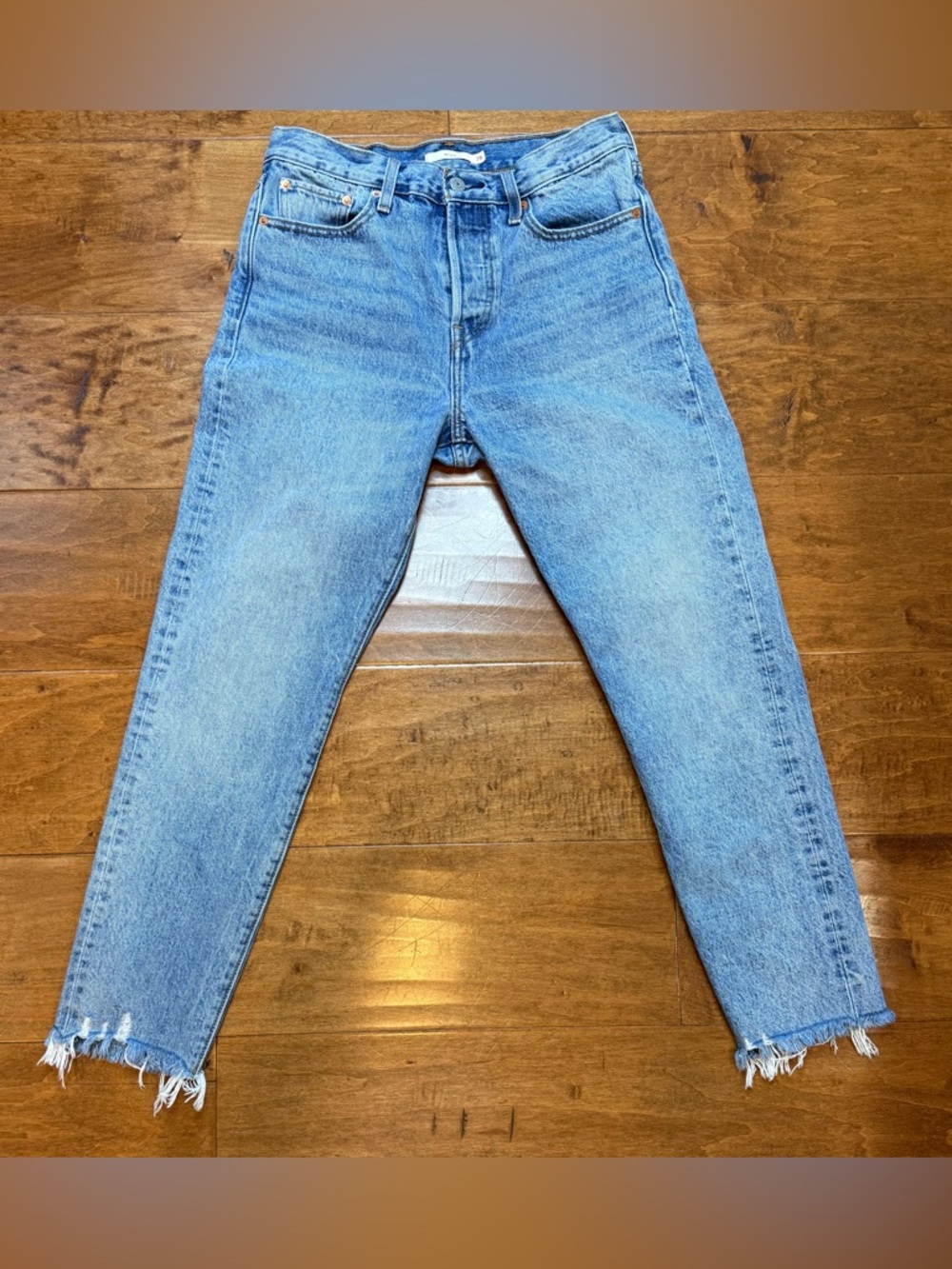 Levi’s Wedgie Fit Straight Jeans 28 High Rise Raw Hem Button Fly